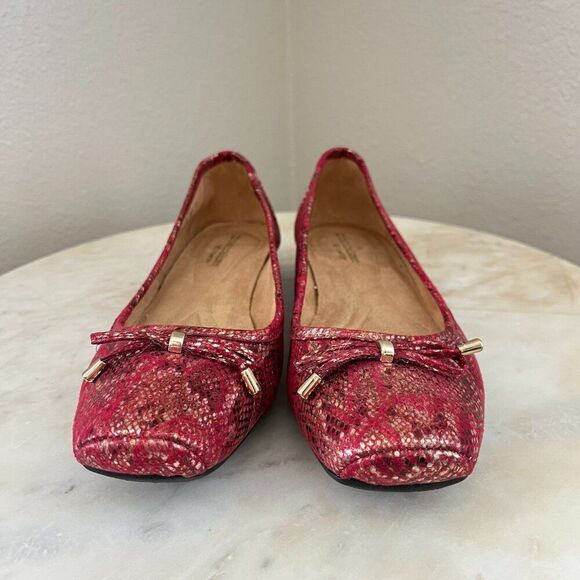 Naturalizer Red Snake Print Flats 8W - Picture 2 of 7